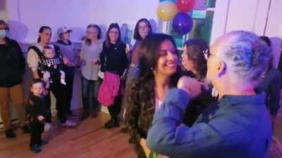 Anglade s'en vient wild 😳