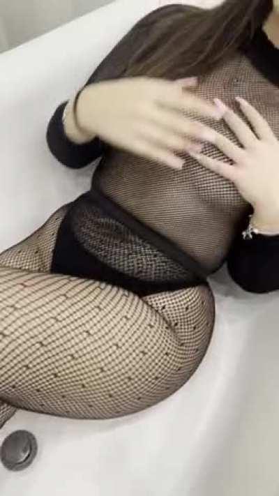 jump on me and take care of the water hihi