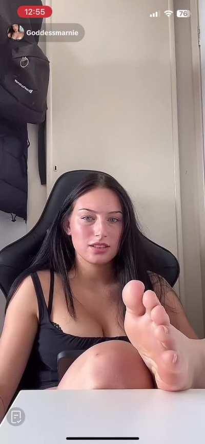 Mxrnievictoria feets!8