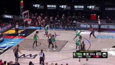 [Highlight] Kyrie with the behind the back dribble into the spin, hangs and hits