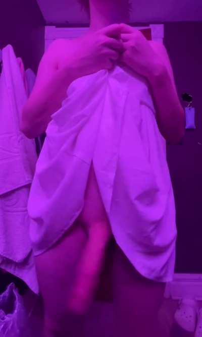 You wanna see whats underneath my dress? 💖