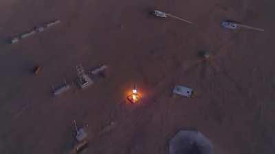 В Калифорнии привязали новогоднюю ёлку к ракете и запустили в небо