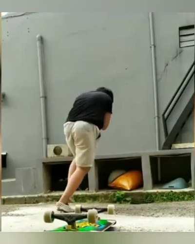 WCGW: doing a kickflip