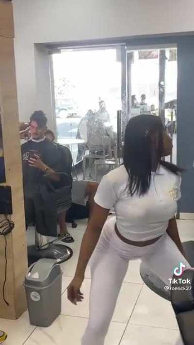Twerking 😋