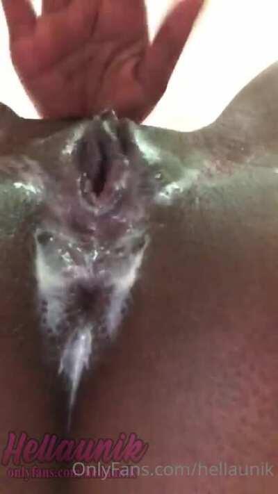 Be honest....would you lick that cream off her pussy if you were fucking right now??? 😲