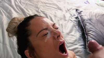 He knows how to treat a woman 👁️