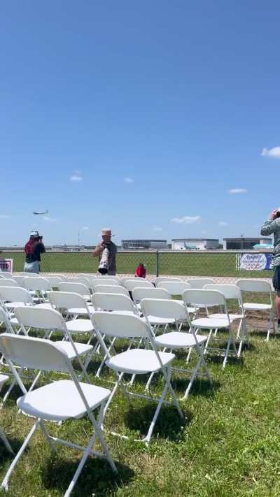 Cameraman missed THE shot