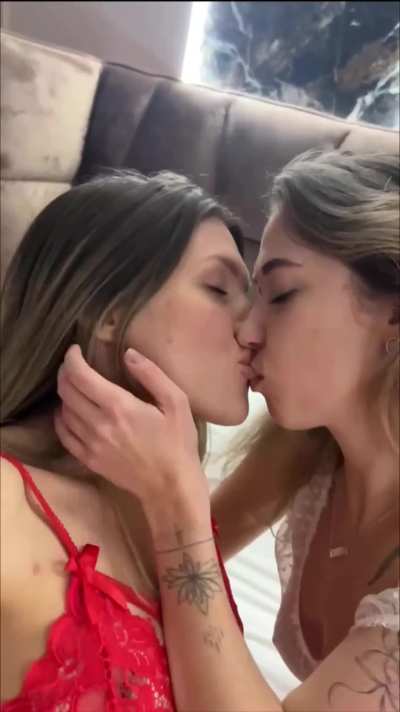 Sweet kiss in close up 