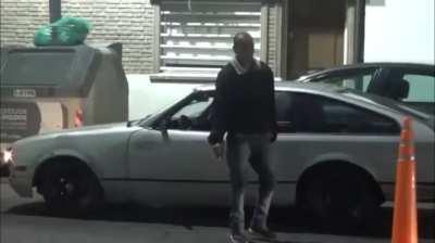 La Plata: Circulaba con firulais y sin licencia y se tuvieron que volver a pata