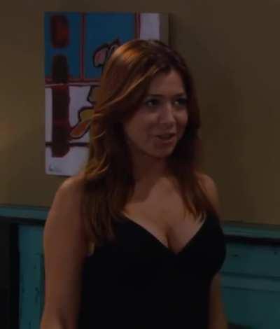 Alyson Hannigan has beautiful pair of tits