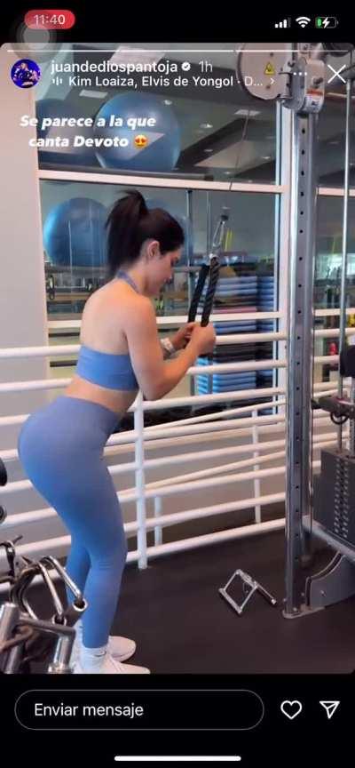 Le encanta parar su culito para nosotros 😍🔥😻