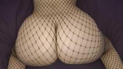 slow mo + fishnets <3