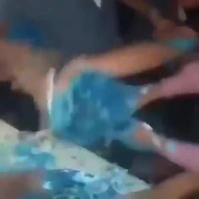 Pintaram o meno de azul🔵