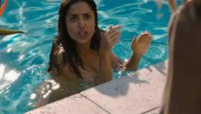 Salma lost her clothes