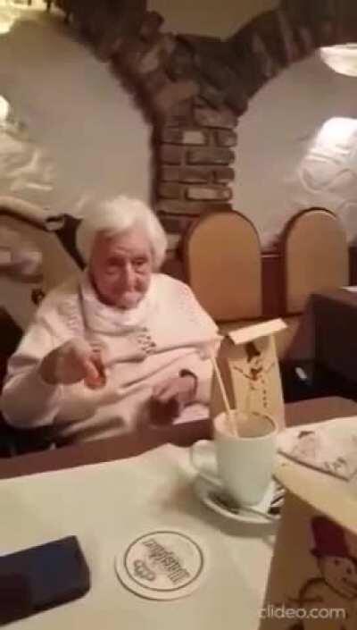 Bunicuța WAGTHRO înainte de promulgarea legii antițigoinen