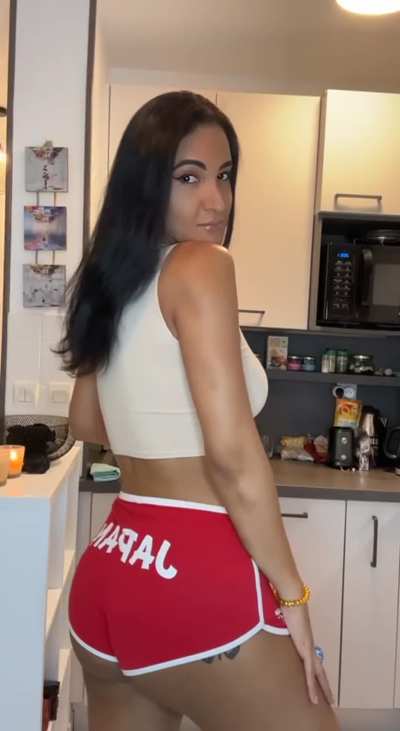 If you want nudes drop heart