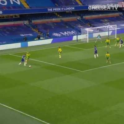 Pulisic and Giroud hatching the perfect plan