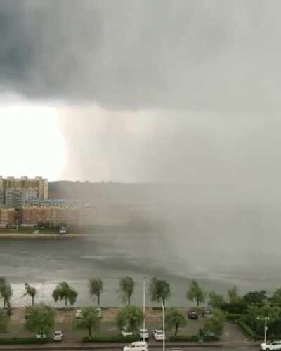 🔥 The Edge Of A Rainstorm
