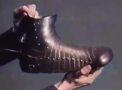 mi tarnished when he tries on her new outfit