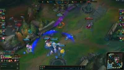 Unlucky Twitch getting kicked by Lee Sin