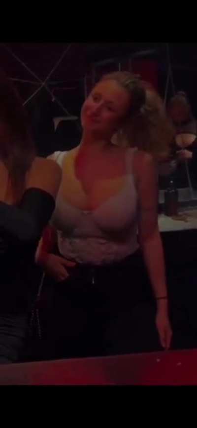 👻🔥🔥 babies on screen