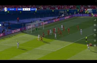 Taktisches Foul des Schiedsrichters 