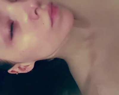 🛀🏻 Dove Cameron