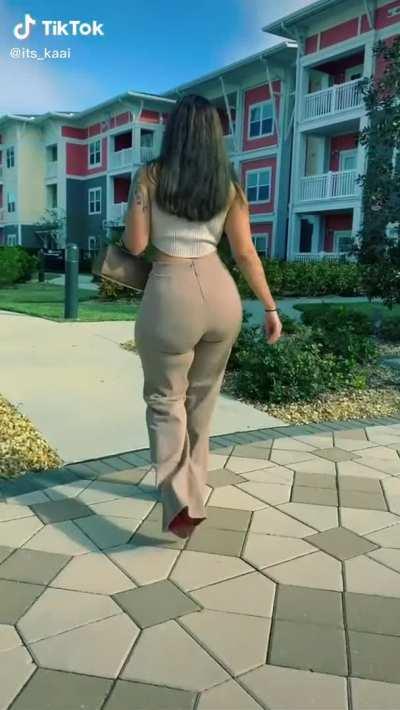 The gif that started this sub (its_kaai)