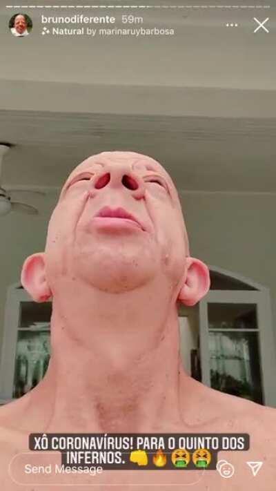 Look at the absolute snout Brucies twin has