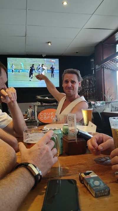 Australiano hablando de Milei en Fiji
