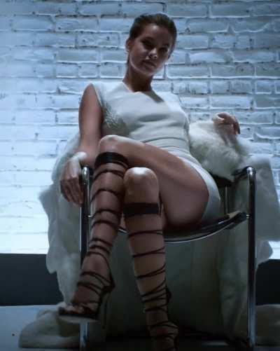 Barbara Palvin gives you a peek