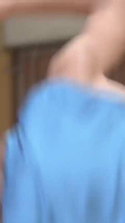 Man sets record for most revolutions (8) in a single jump rope skip