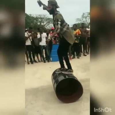 Ma_Guyva trying out some new daggering moves