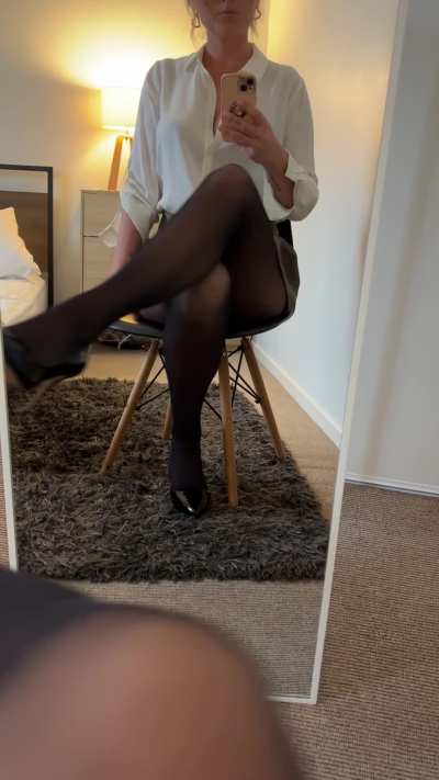 Just know that there’s no panties under my wolfords 