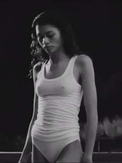 Would love to get Zendeya out of her underwear