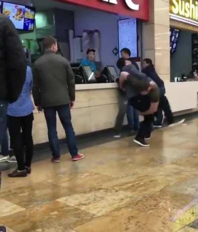 FiGHT SO viOLEnt tHaT The PaRitCIapNtS tEMPoRArILY MEld InTO ONE sinGUlaRiTy