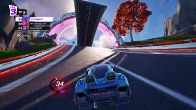 Fortnite really said “he be winning too many games we gotta handicap him” but seriously i thought that they fixed this glitch didn’t they?