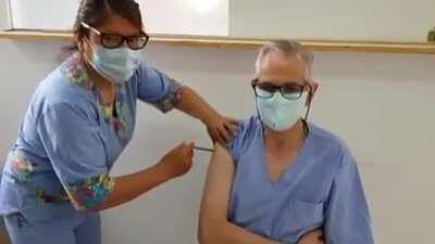 es la moda,. vacunas sin agujas, ya vi otros post, TDF