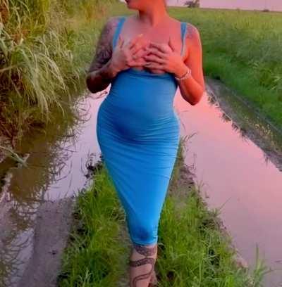 Pulled off the busy highway for some fun [GIF]