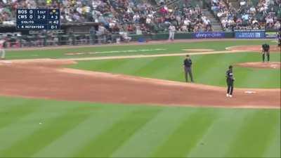 [Highlight] [Highlight] Lucas Giolito's pickoff attempt inexplicably clanks off Tim Anderson's glove which allows David Hamilton to score from second base!