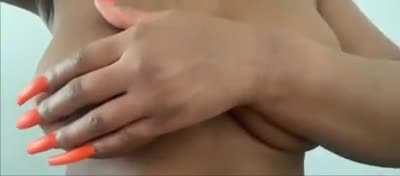 NOBODY BEEN POSTING HIT ME UP FOR VIDEOS