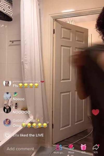 CHY flashes again on live