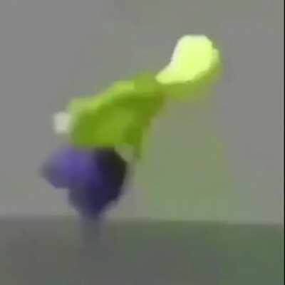 Pibes de 12 años después de ver por 00,000,0003 segundos un vídeo de candia