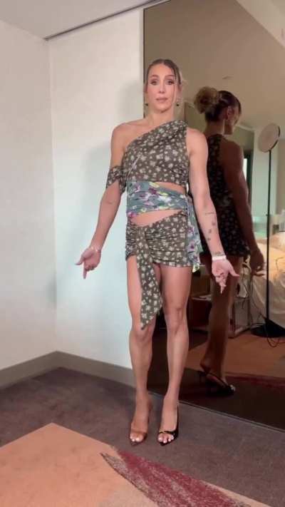 Charlotte Flair barefoot and in heels