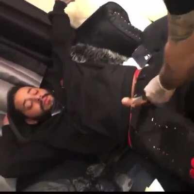 Calma mamacos!!! é so uma salsicha.