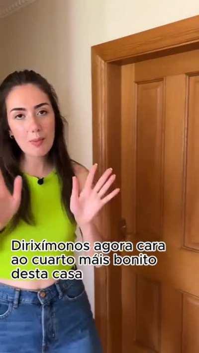 Typical woman from Cisplatina showing her house