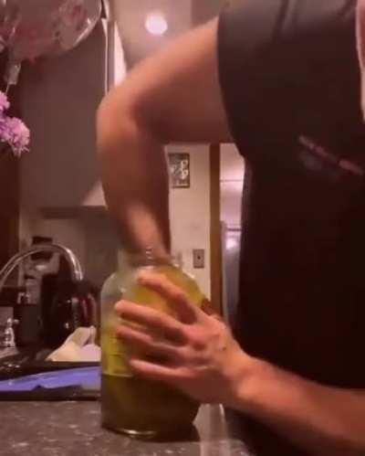 Pickle jar
