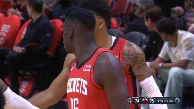 [Highlight] Kevin Porter Jr feeds it to Usman Garuba who dunks on Max Strus for the And-1