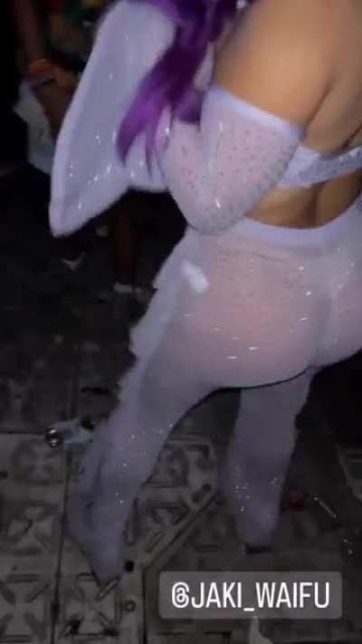 Jaki Senpai (@jaki_waifu)
