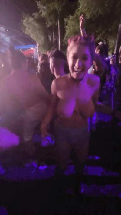 Can you pour some water on me please at EDCLV if it's really hot?